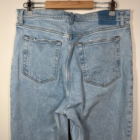 Abercrombie & Fitch Ultra High Rise 90s Straight Jean Lightwash Size 31 - Picture 9 of 10
